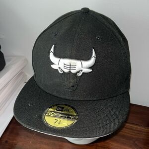 New Era Chicago Bulls‎ NBA Black White 5950 Fitted Cap Hat 7 3/8  Basketball